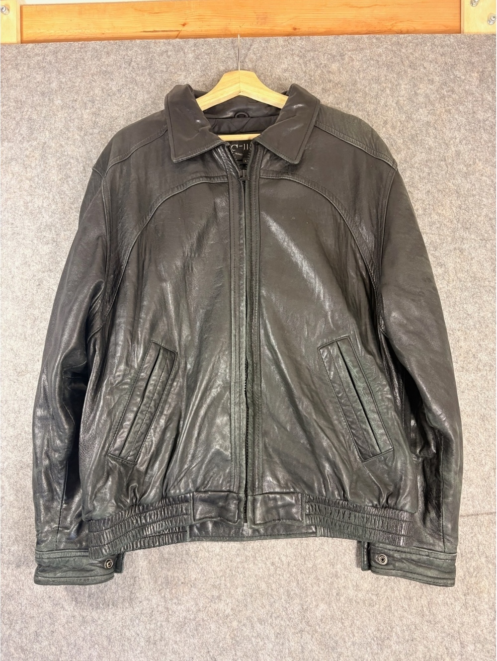 Vintage G-III black leather bomber jacket size large